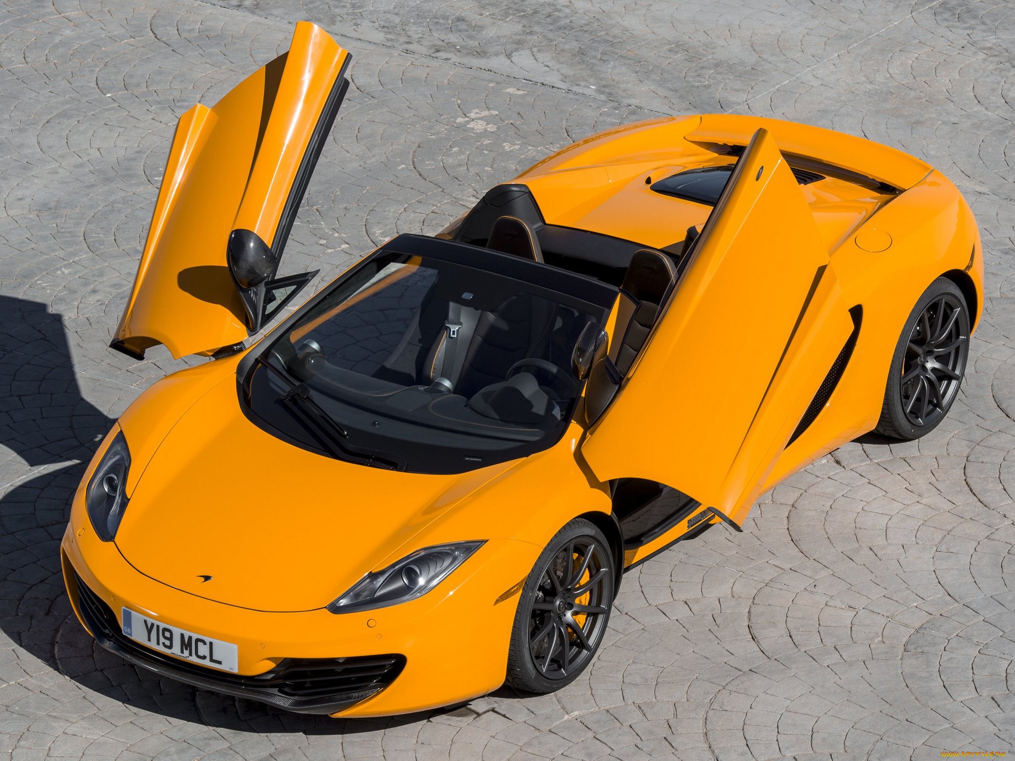 5 1 4 12 c. Макларен c112. MCLAREN 12c Cabrio. Maclaren 520. Макларен p1 с открытыми дверями.